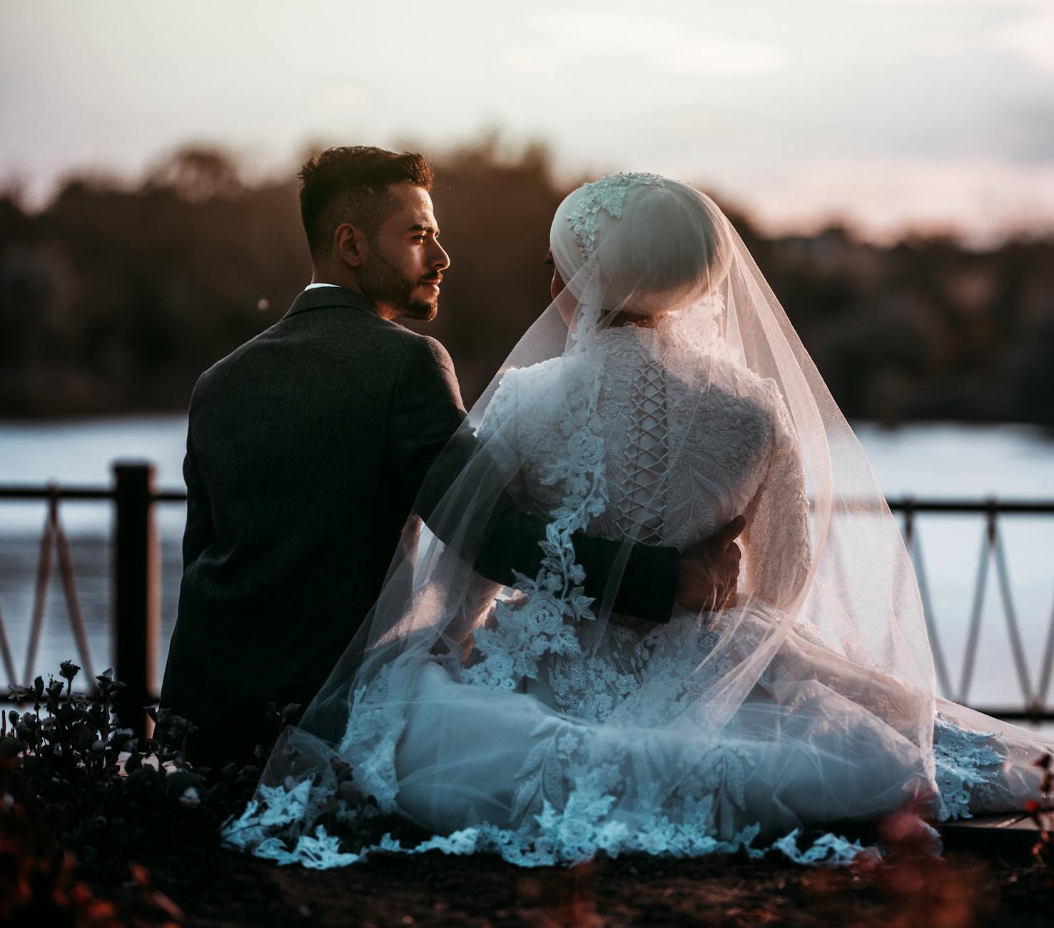 Sonnenuntergang-Umarmung — Toskana